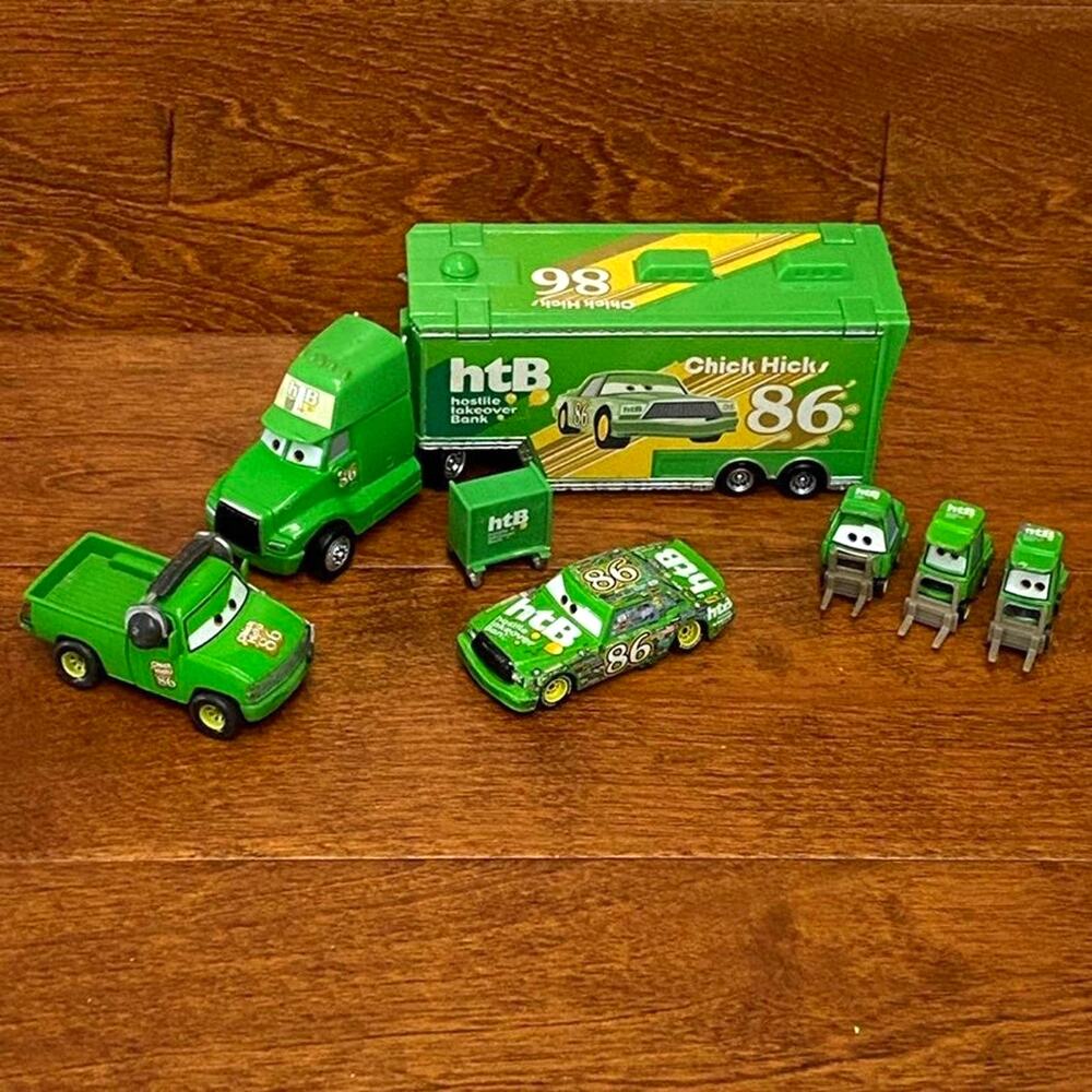 DISNEY PIXAR Cars Chick Hicks HTB 86 Semi Hauler Pit Crew Diecast Set